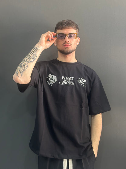 T-Shirt What in the World | Ricamo