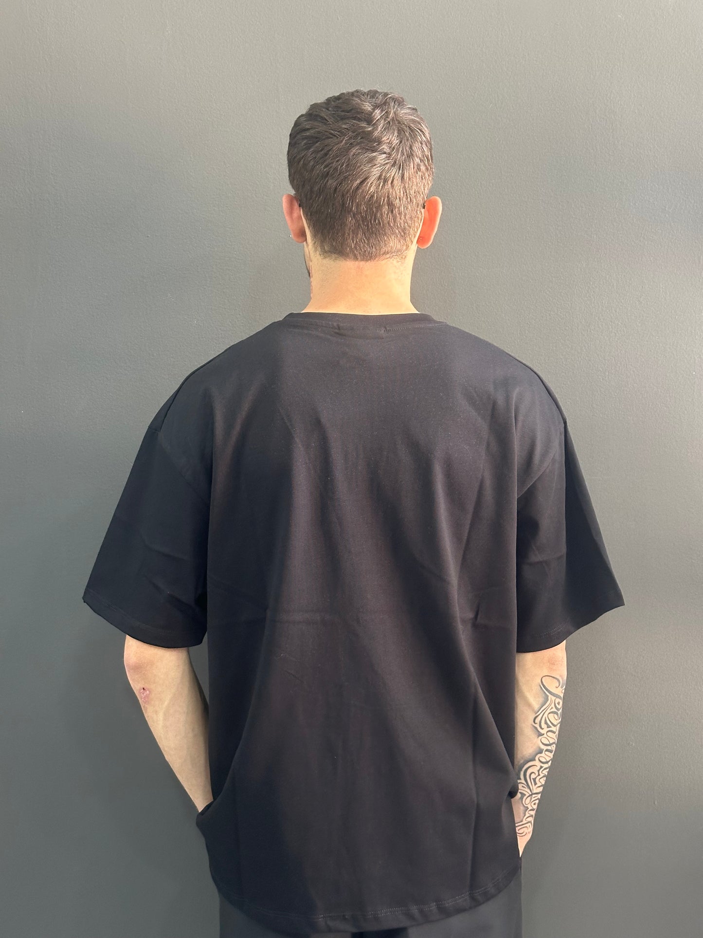 T-Shirt What in the World | Ricamo